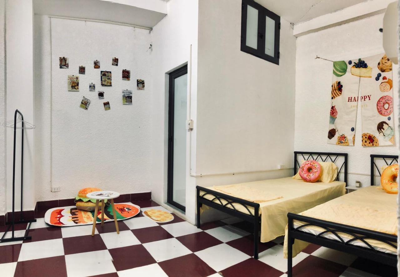 Dnut'S House — Photos 3